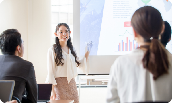 新入社員研修イメージ画像