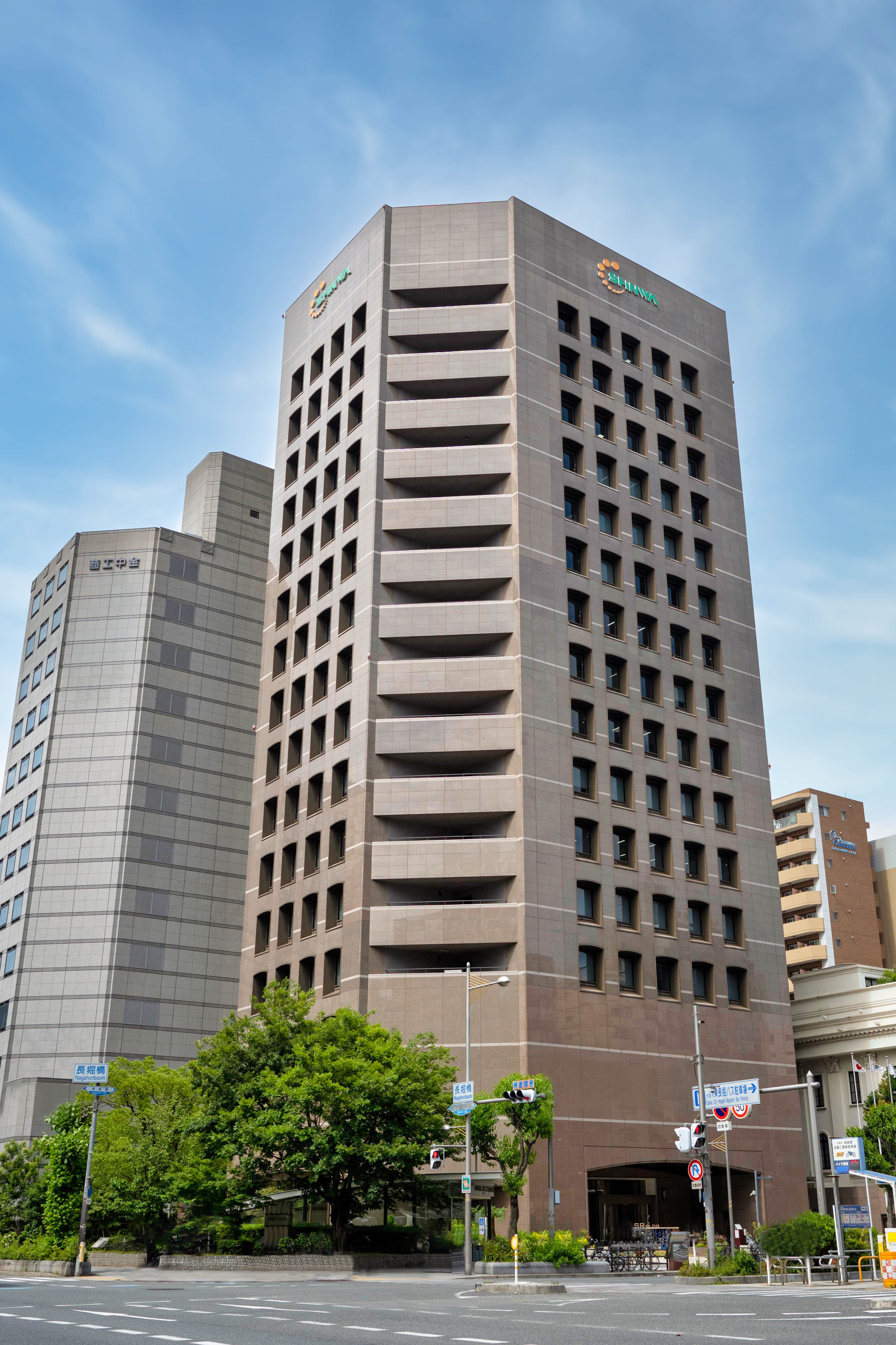 大阪本社ビル